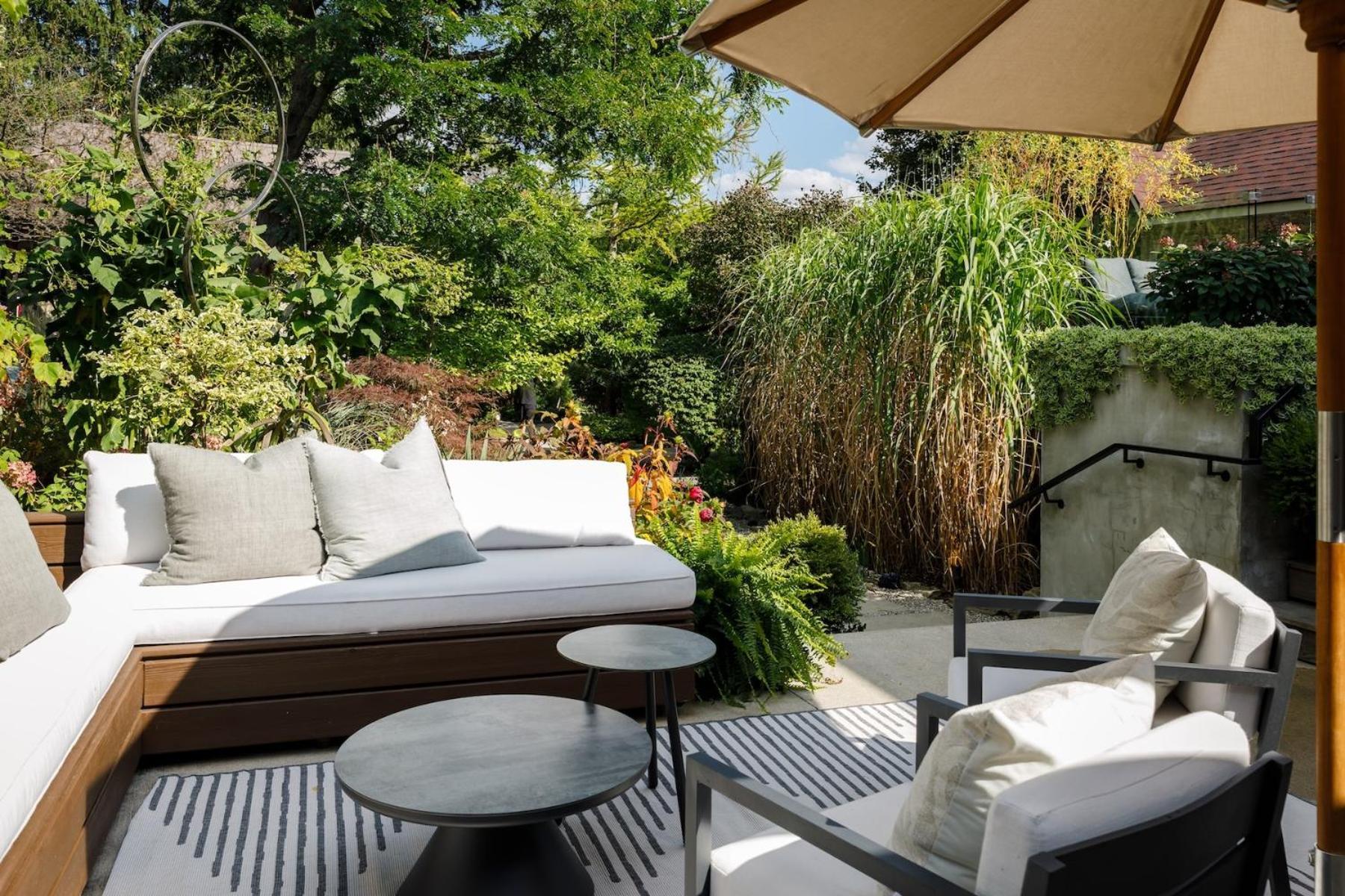 Kat Florence Hotels 엘로라 외부 사진