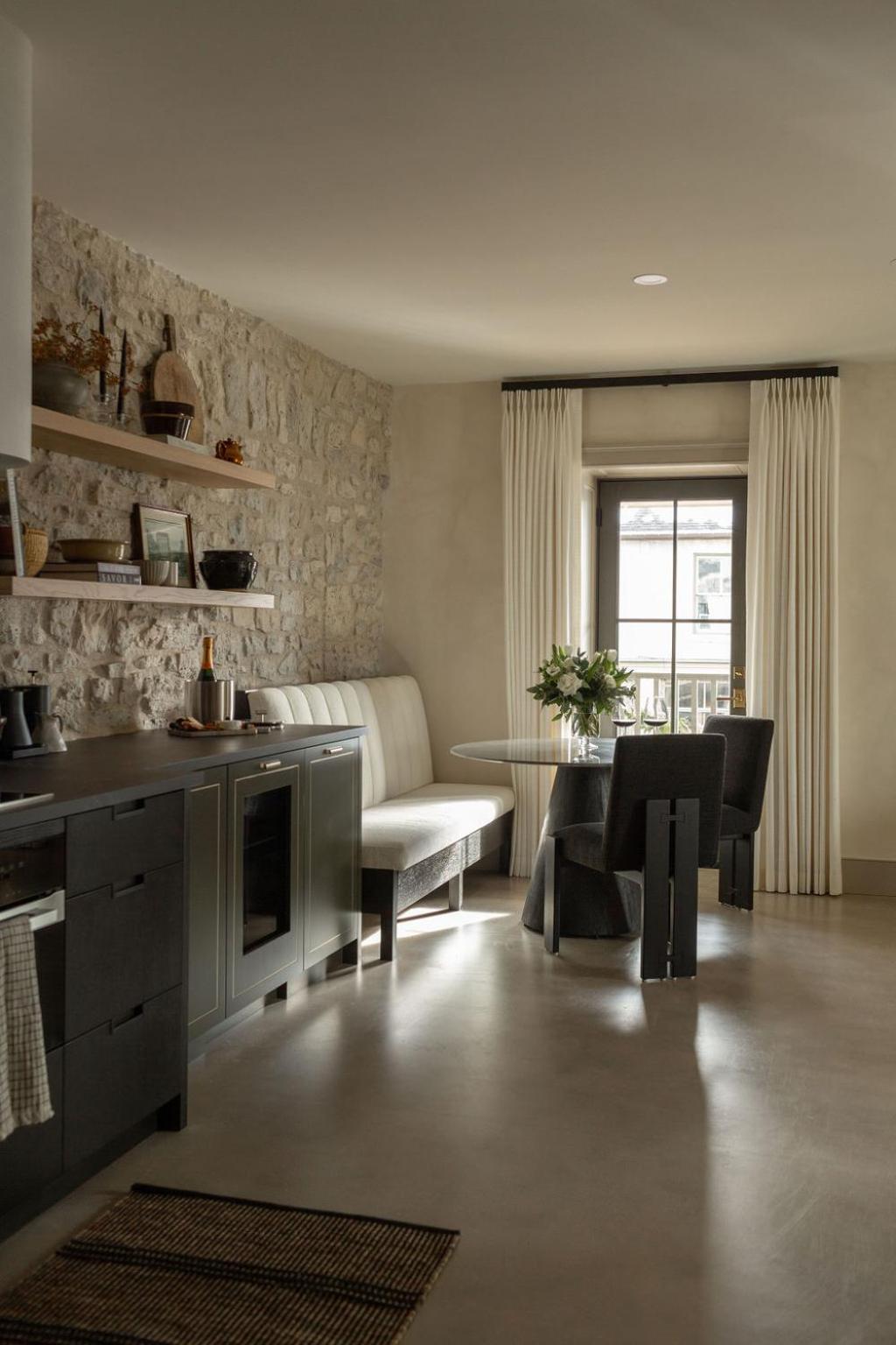 Kat Florence Hotels 엘로라 외부 사진